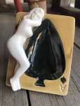 画像1: Vintage Japan Nude Naked Pin-up Girl Ceramic Ashtray (B201) (1)