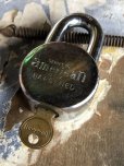 画像2: Vintage American Lock Co Series 10 Hardened Padlock (B404) (2)
