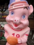 画像7: 60s Vintage Pig American Football Player Plastic Blow Mold Bank (B450)