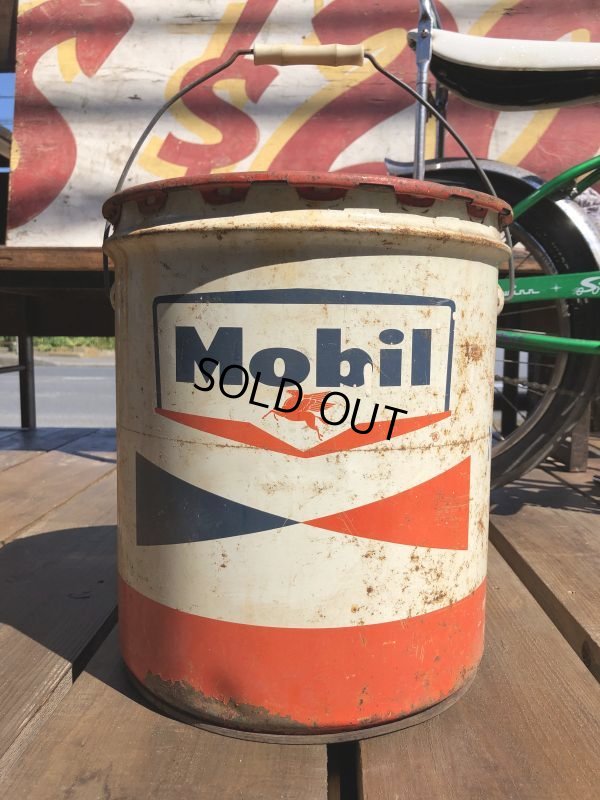 画像1: Vintage Mobil 5GL Motor Gas/Oil Can (B453)