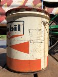 画像2: Vintage Mobil 5GL Motor Gas/Oil Can (B453) (2)