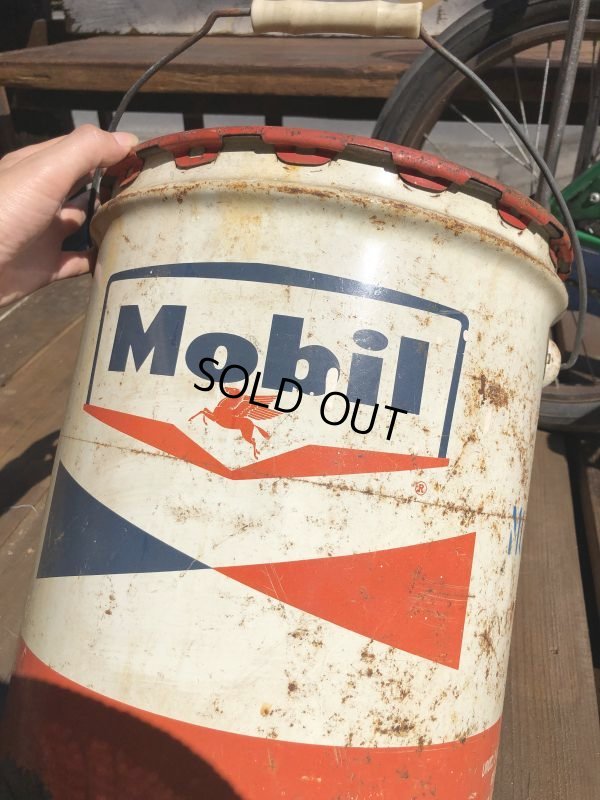 画像6: Vintage Mobil 5GL Motor Gas/Oil Can (B453)