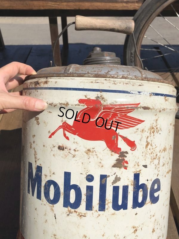 画像7: Vintage Mobil 5GL Motor Gas/Oil Can (B452) 