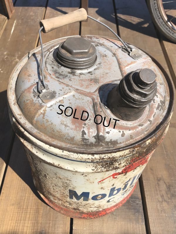 画像5: Vintage Mobil 5GL Motor Gas/Oil Can (B452) 