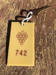 画像2: Vintage Motel Key Capri Hotel #742 (B615) (2)