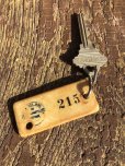 画像2: Vintage Motel Key David Thompson Moto Inn #215 (B596) (2)