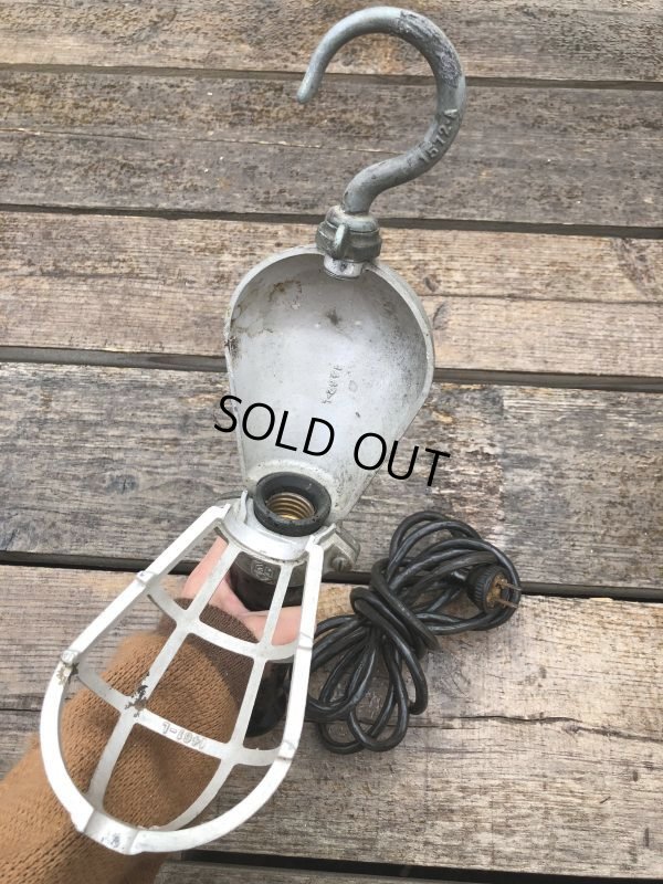 画像11: 30s Vintage Industrial Hanging Trouble Work Lamp Light (661)
