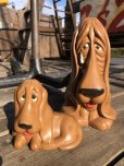 画像1: 70s Vintage Sad Big Eyes Basset Hound Dogs Ceramic Figurines (B662)  (1)