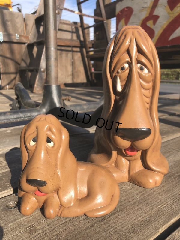 画像1: 70s Vintage Sad Big Eyes Basset Hound Dogs Ceramic Figurines (B662) 