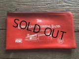 Vintage Zippered Vinyl Bank Money Bag HNB (B719)