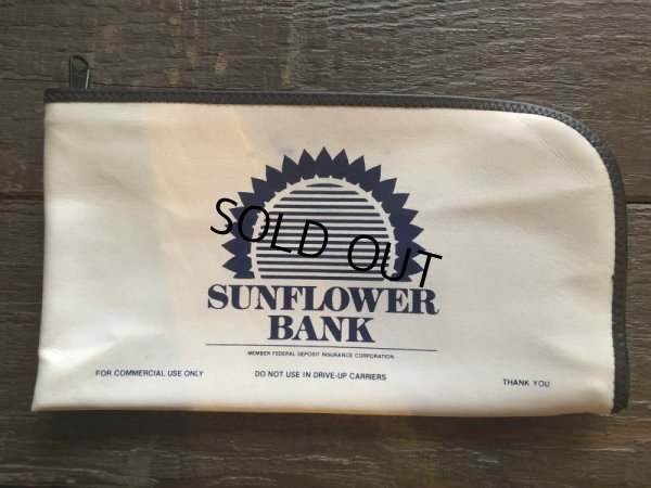 画像1: Vintage Zippered Vinyl Bank Money Bag Sunflower Bank (B714)