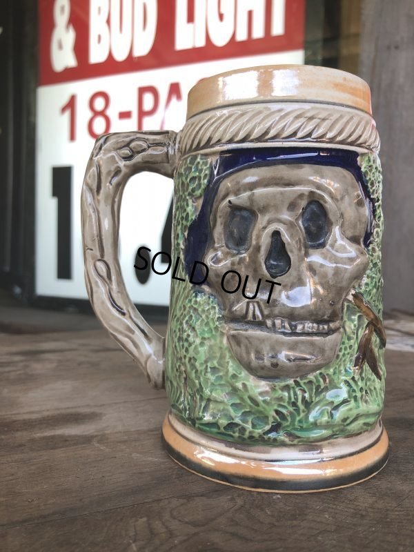 画像1: 60s Vintage Six Flags Over Texas Skull Ceramic Stein Jug (B753)