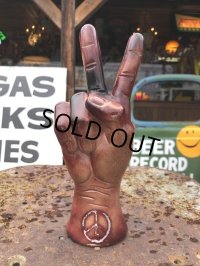 Vintage PEACE HAND Statue (B769) 