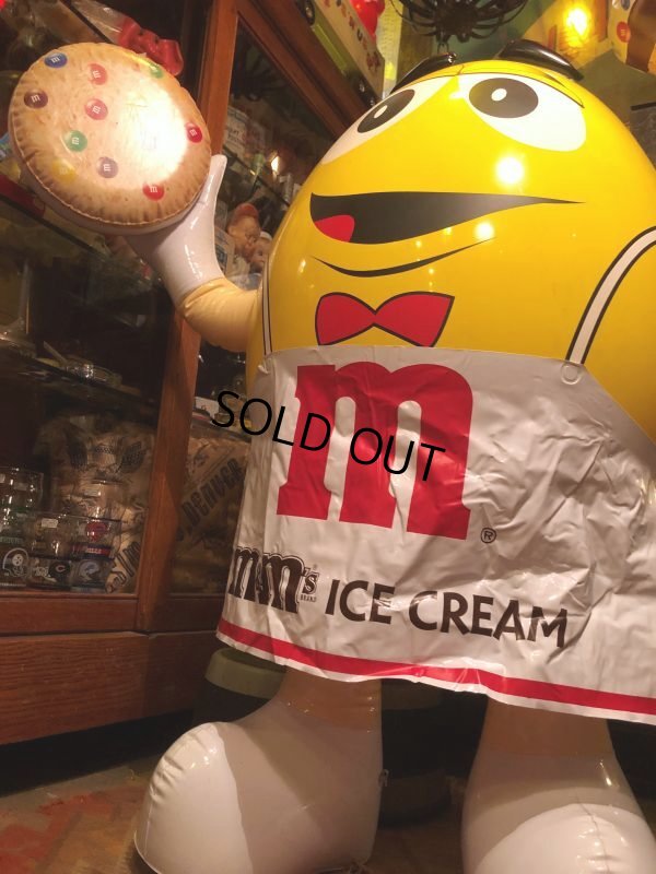 画像9: Vintage M&Ms Yellow Huge INFLATABLE (B822)