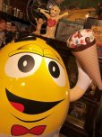 画像10: Vintage M&Ms Yellow Huge INFLATABLE (B822) 