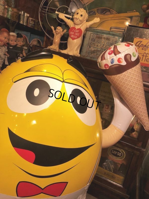 画像10: Vintage M&Ms Yellow Huge INFLATABLE (B822)