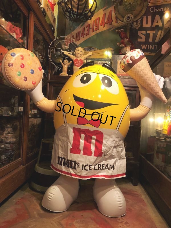 画像11: Vintage M&Ms Yellow Huge INFLATABLE (B822)