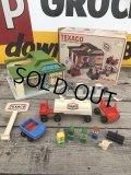 70s Vintage Playskool Texaco Gas Station (B198)