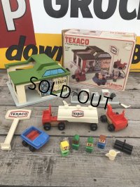 70s Vintage Playskool Texaco Gas Station (B198)