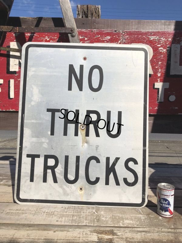 画像1: Vintage Road Sign NO THRU TRUCKS (B221) 