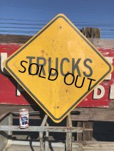 Vintage Road Sign TRUCK (B241) 