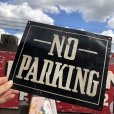 画像1: Vintage Road Sign NO PARKING (B270) (1)