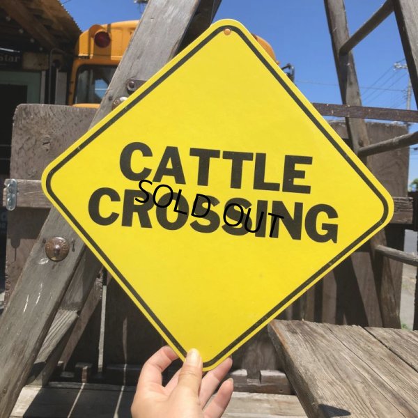 画像1: 70s Vintage Cardboard Sign CATTLE CROSSING (B293)