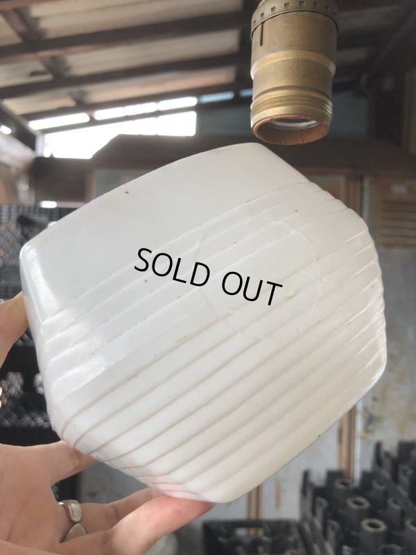 画像5: Vintage U.S.A White Milk Glass Lamp Shade Globe (B376)