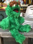 画像2: 70s Vintage Knickerbocker Sesame Street Oscar Plush Doll 45cm (B485) (2)