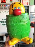 画像1: 70s Vintage Peek A Boo Barrel Coin Bank (B497)  (1)