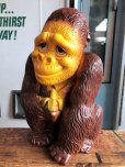 画像2: Vintage New York Vinyl Prod Gorilla Monkey Bank (B579) (2)