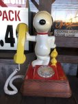 画像2: 70s Vintage Snoopy And Woodstock Rotary Dial Phone (B589) (2)