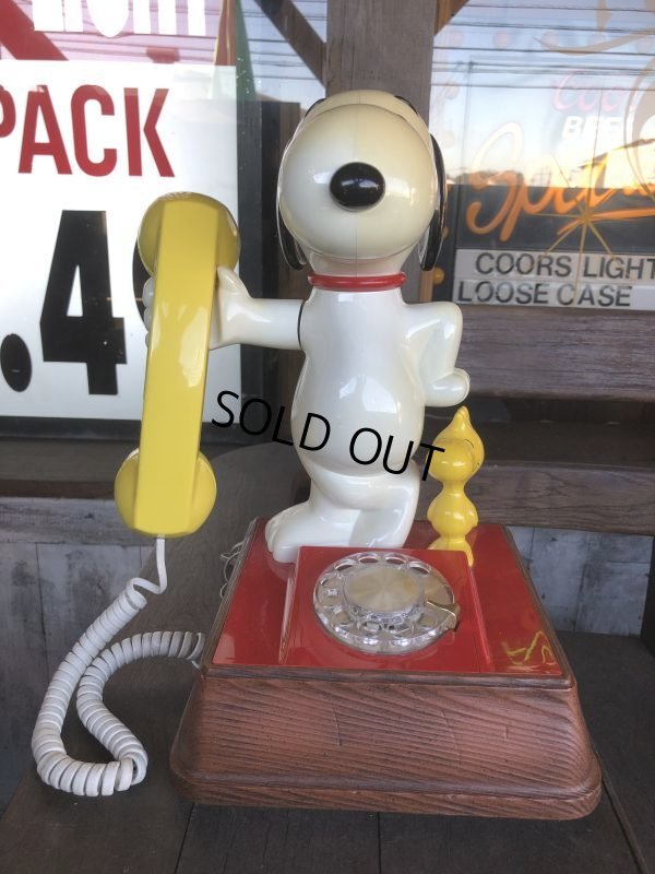 画像2: 70s Vintage Snoopy And Woodstock Rotary Dial Phone (B589)