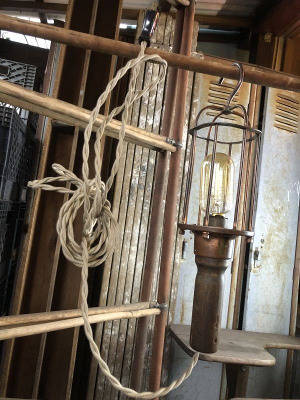 画像1: Vintage Industrial Wood Handle Trouble Hanging Light Lamp (B595)