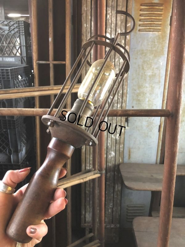 画像5: Vintage Industrial Wood Handle Trouble Hanging Light Lamp (B594)