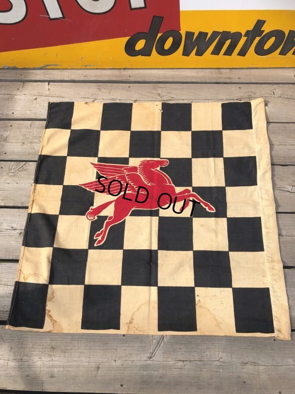 画像10: 50s Vintage Mobil Original Flying Red Hors Speedway Race Checkered Flag (B609)
