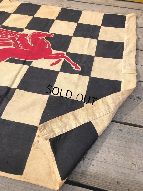 画像12: 50s Vintage Mobil Original Flying Red Hors Speedway Race Checkered Flag (B609)