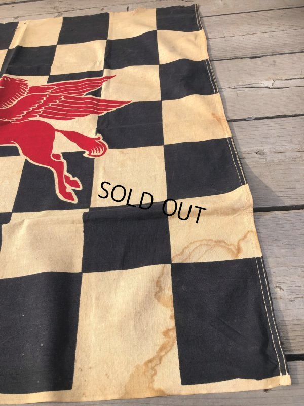 画像14: 50s Vintage Mobil Original Flying Red Hors Speedway Race Checkered Flag (B609)