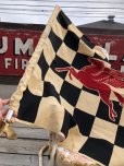 画像3: 50s Vintage Mobil Original Flying Red Hors Speedway Race Checkered Flag (B609)