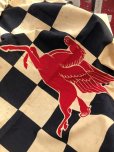 画像5: 50s Vintage Mobil Original Flying Red Hors Speedway Race Checkered Flag (B609)