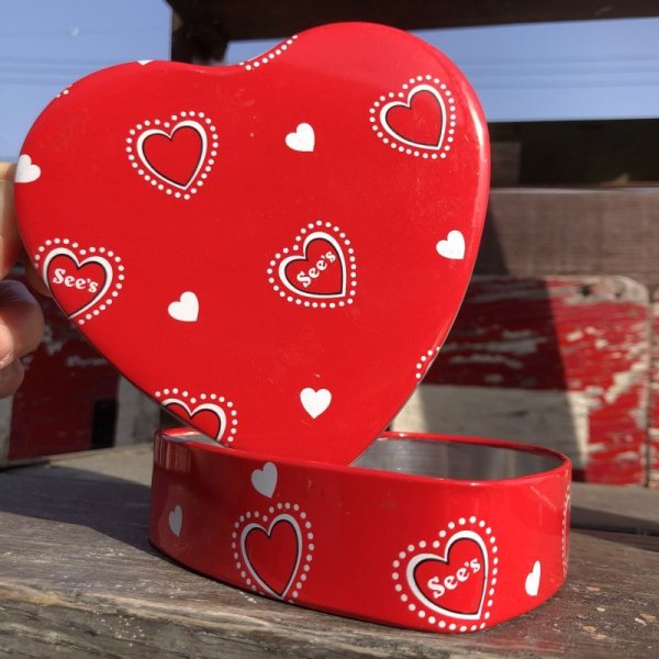 画像1: Vintage See's Valentine Chocolates Candy Tin Can (B718)