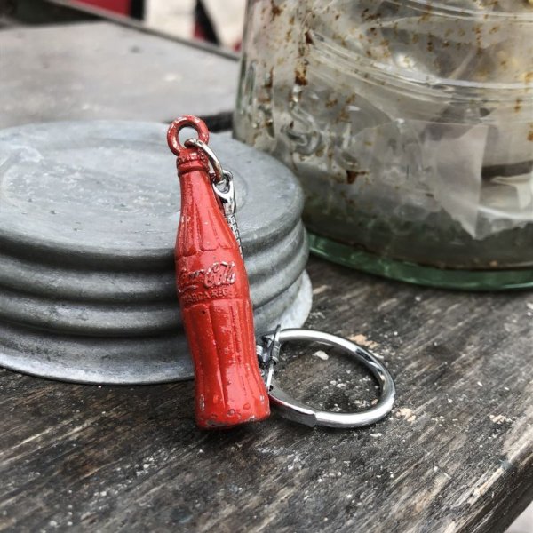 画像1: Vintage Coca-Cola Miniature Bottle Key Chain (B748)