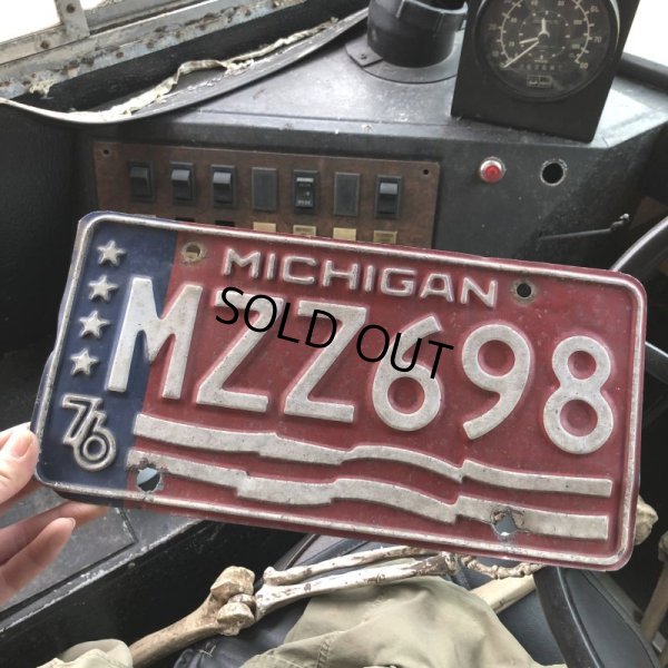 画像1: 70s Vintage American License Number Plate 200YRS (B822)