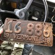 画像1: 30s Vintage American License Number Plate / 1939 VERMONT 16 886 (B884) (1)