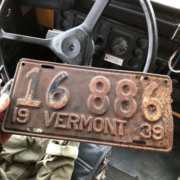 画像1: 30s Vintage American License Number Plate / 1939 VERMONT 16 886 (B884)