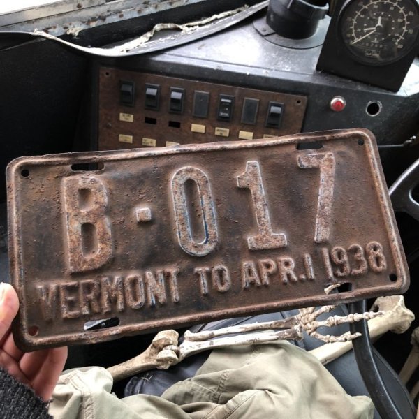 画像1: 30s Vintage American License Number Plate / VERMONT TO APRI.l 1938 B-017 (B878)