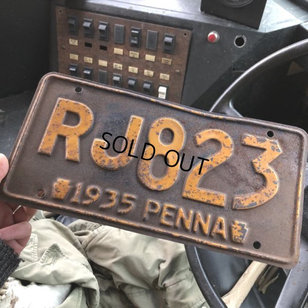 画像1: 30s Vintage American License Number Plate / 1935 PENNA RJ 823  (B874)