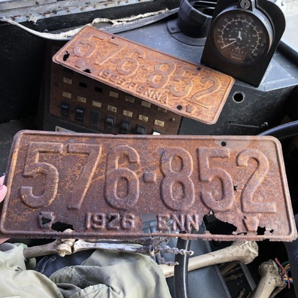 画像1: 20s Vintage American License Number Plate / 1926 PENNA 576-852 SET (B865)