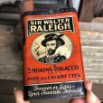 画像1: Vintage Pipe & Cigarette Smoking Tobacco Pocket Tin Raleigh (B973)     (1)