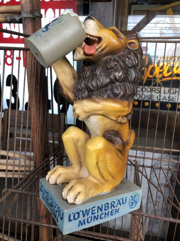 画像1: Vintage Lowenbrau Beer Lion Store Display Statue (C01)